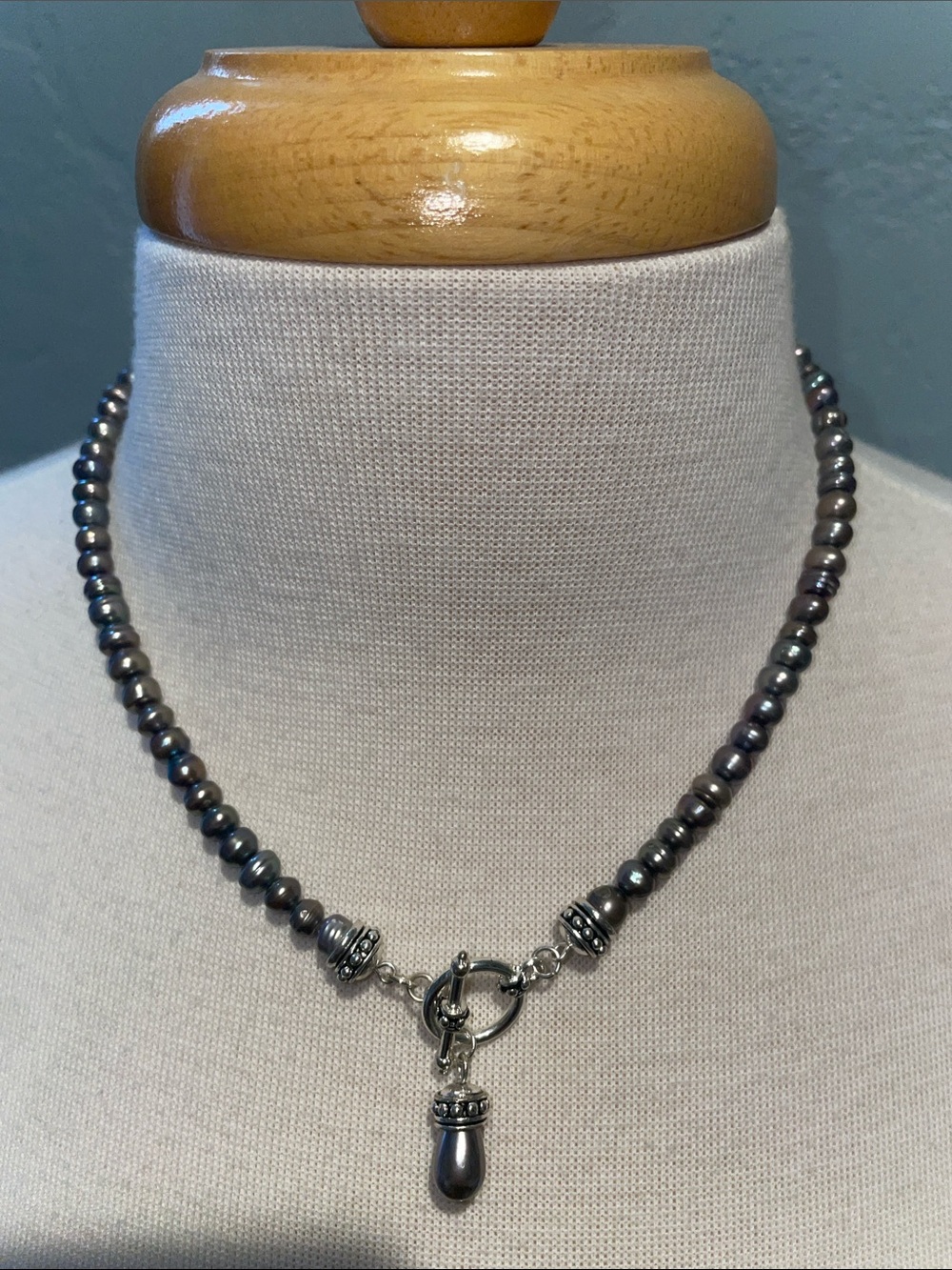 NWOT Premier Designs Pearl Toggle Necklace with Charm Gray